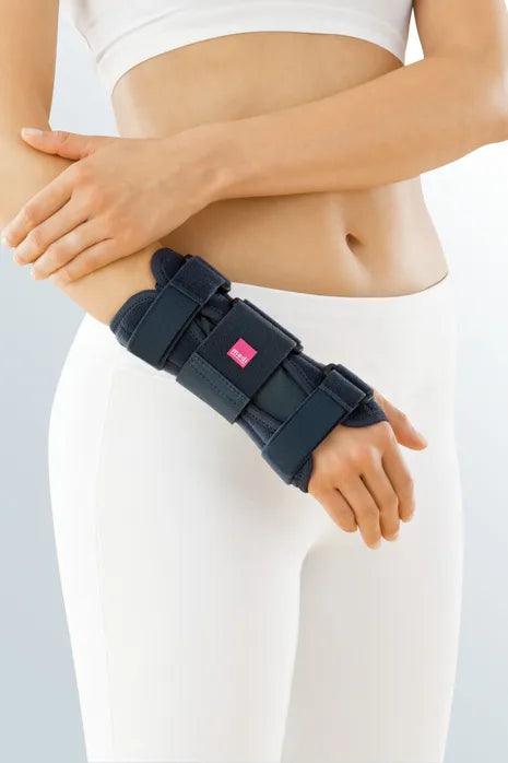 Wrist Support Medi Manumed Black