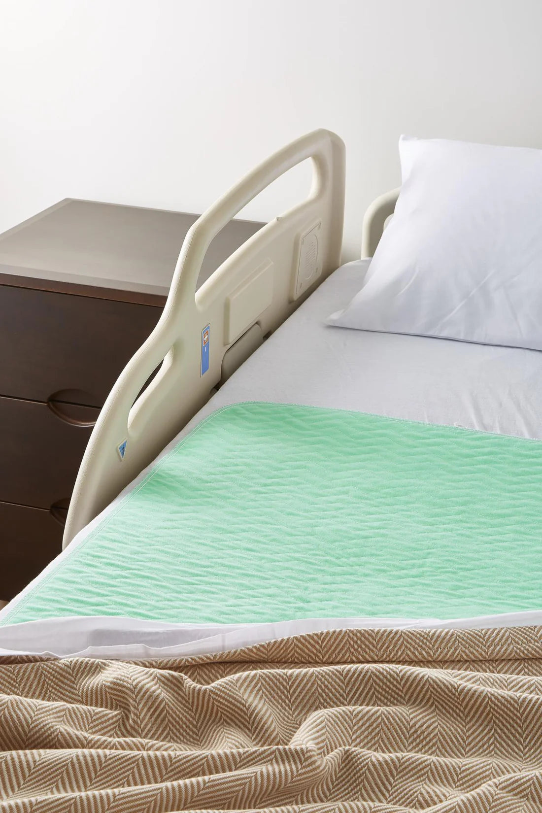 Medline Sofnit 300 Reusable Underpad 34" x 36" Waterproof Bed Pad